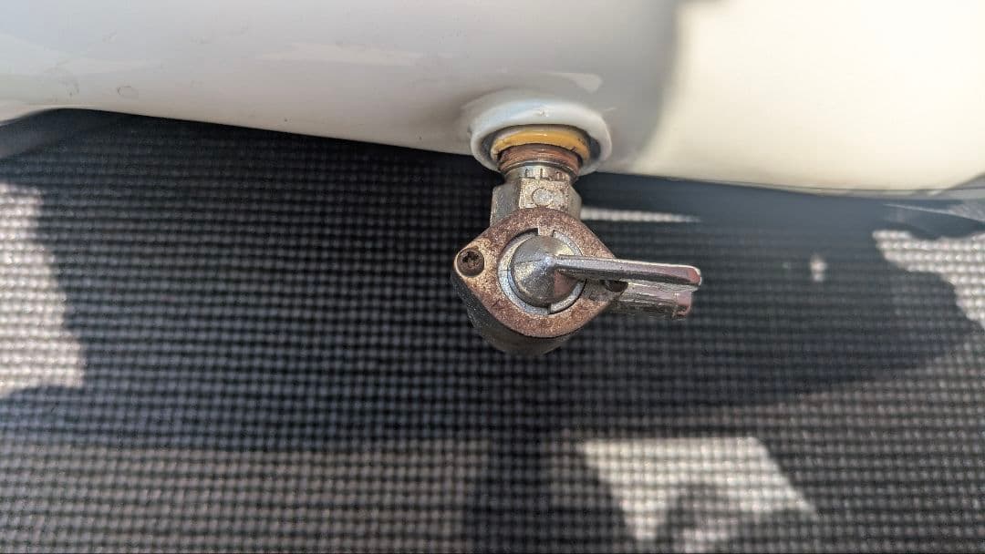 ショベル　FLH　分割フュエルタンク