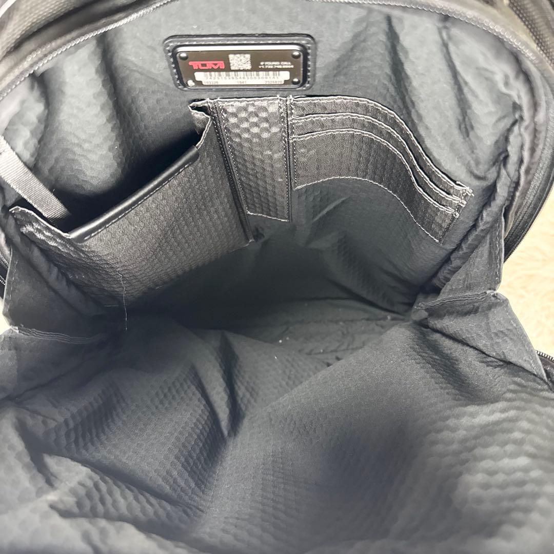 美品 トゥミ デイヴィス アルファブラボー ビジネスリュック レザー 黒