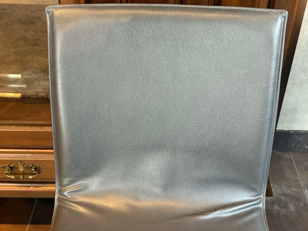 ②リーンロゼ　ligne roset ブラック　レザーチェア　2脚セット　YZ