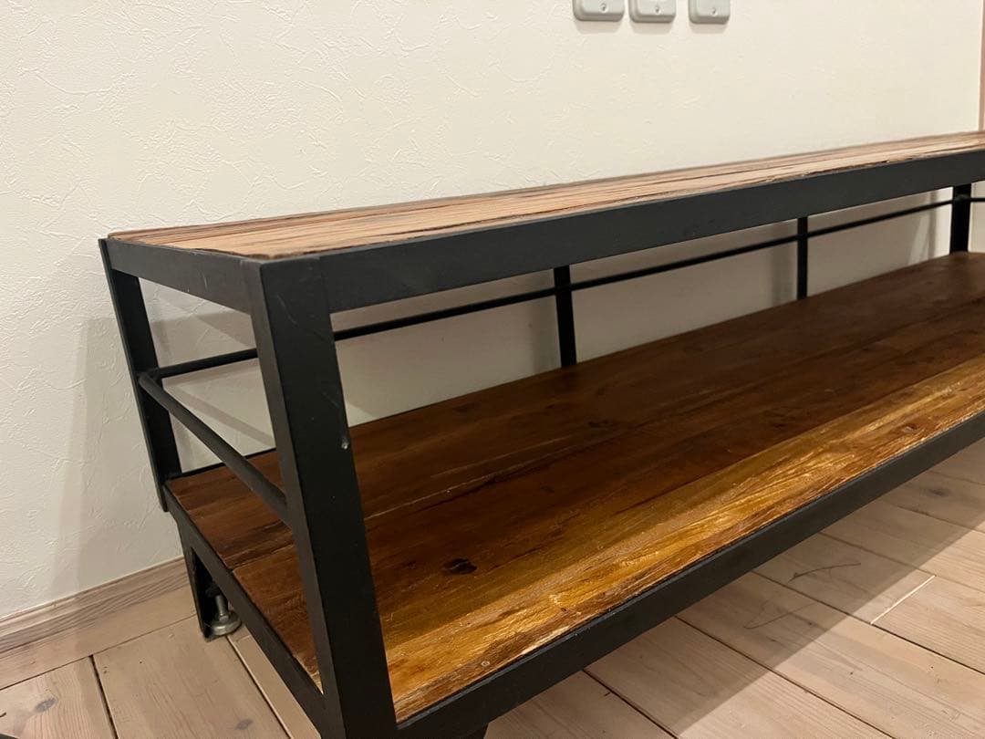 テレビボード　クラッシュゲート