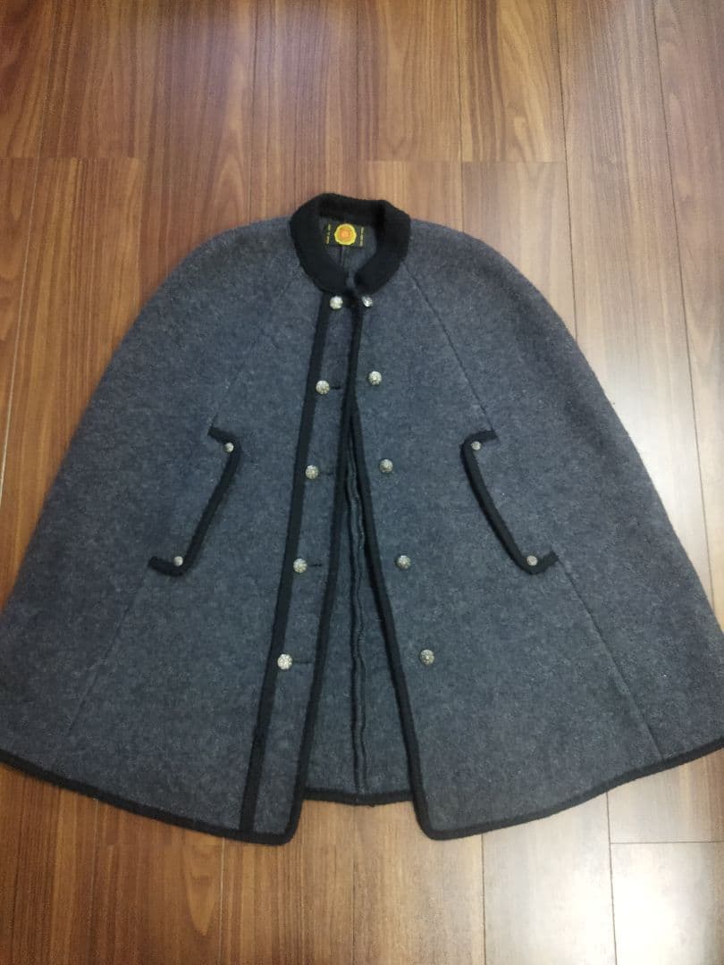 希少♪オーストリア製 ヴィンテージ ケープコート シルバーボタン 70年