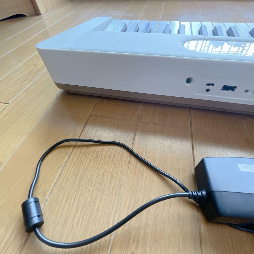 【美品】CASIO カシオトーン 電子キーボードLK-526 2022年製