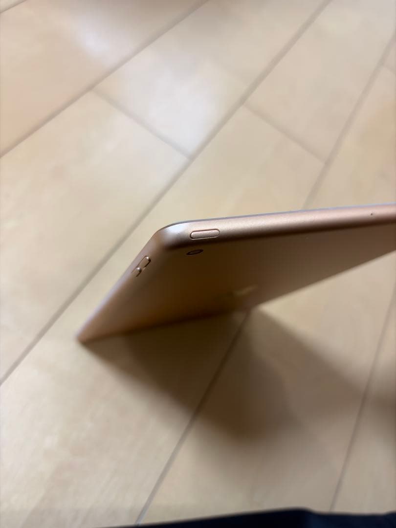 【美品・豪華おまけ】iPad 第7世代 32GB ゴールド フィルム・箱付