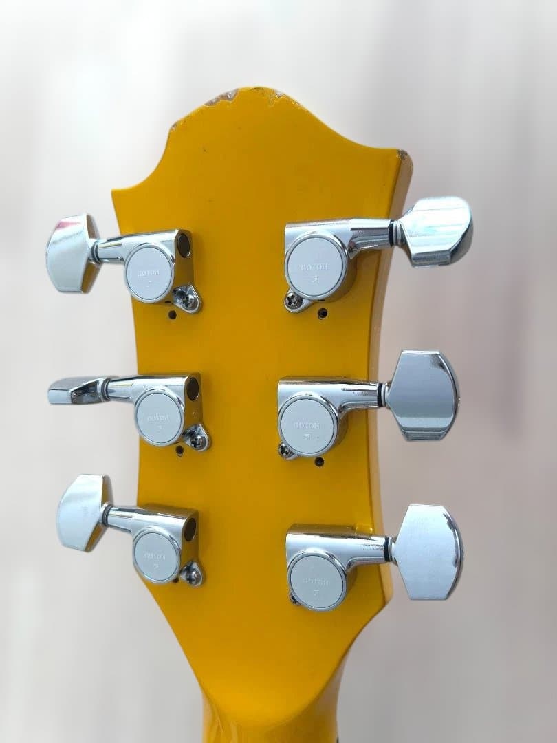 送料無料●イエローミニ ギター メイヴィス（バックトゥザフューチャーライク）