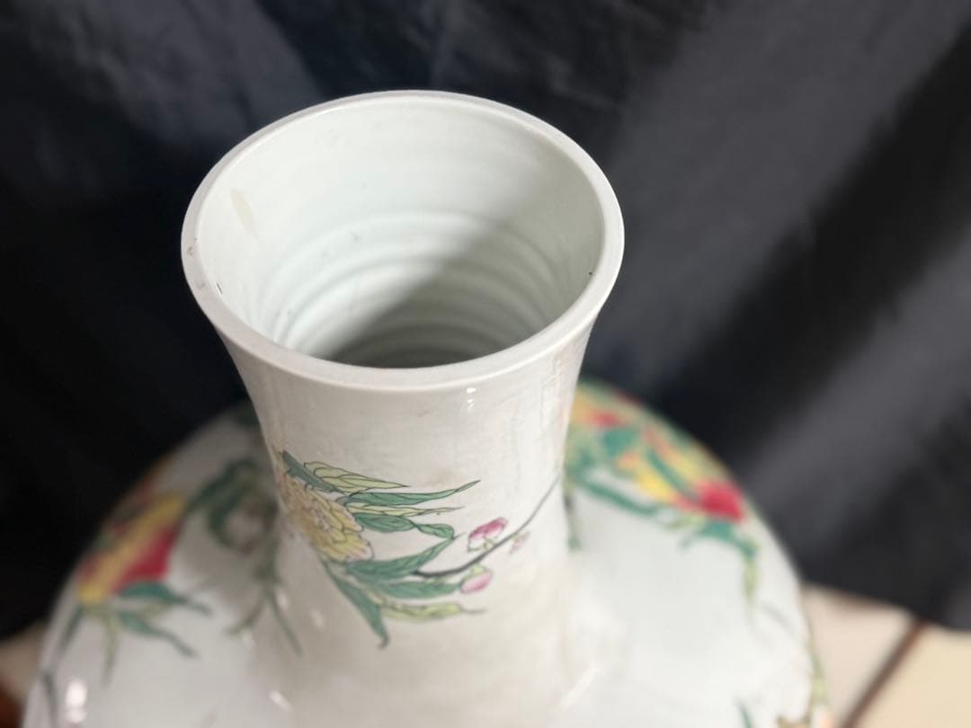 中国　粉彩　桃紋大瓶　大清乾隆年製銘　送料込み251007