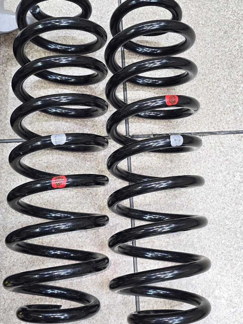 た*だ様 ハリアー80 ハイブリット純正サスペンションキット(一式)ほぼ新品