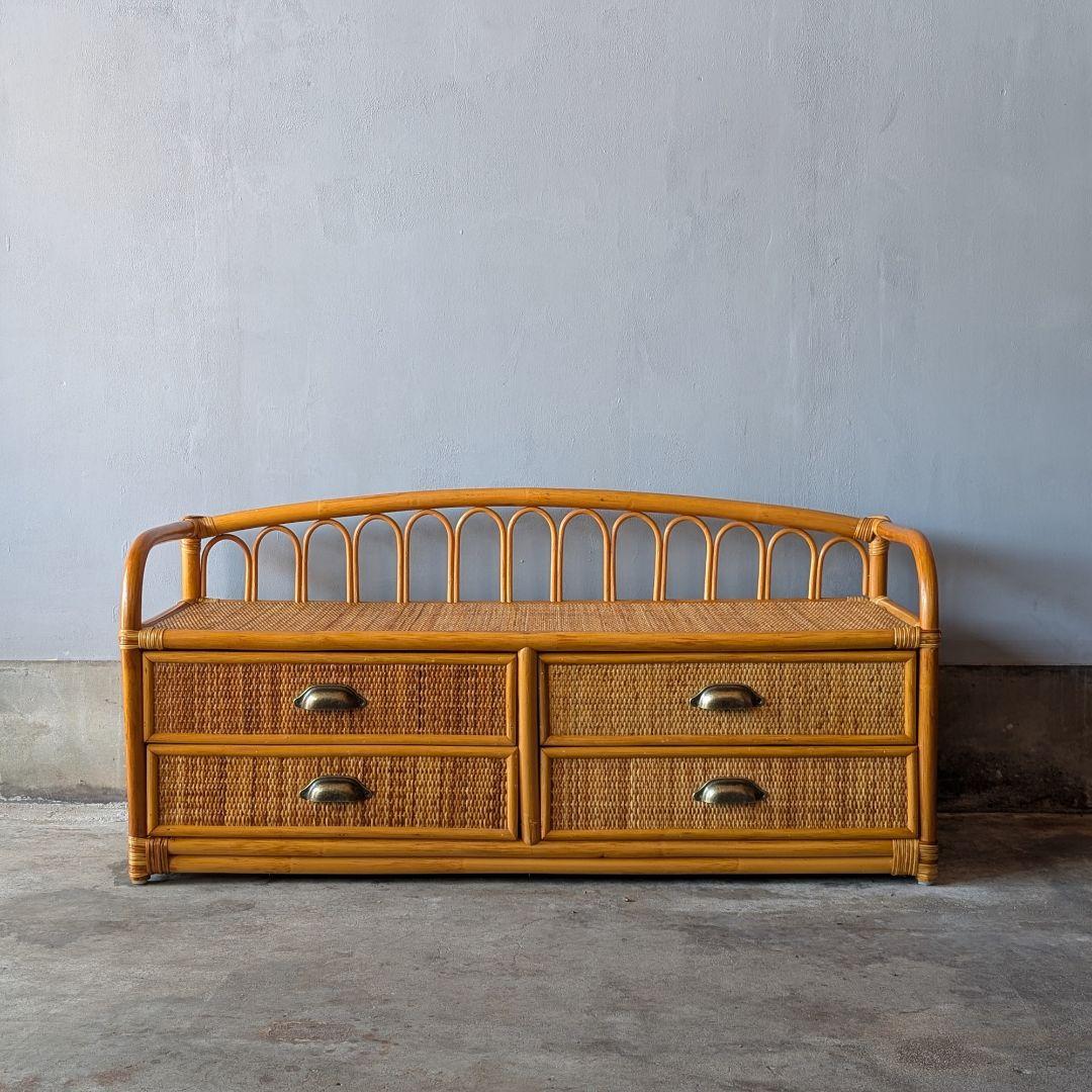 【古家具】ヴィンテージ・ラタンの小さめローチェスト　ローボード キャビネット