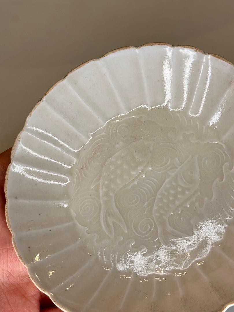 哥窯 白釉 小皿 葵口 双魚文 古陶磁 古い皿