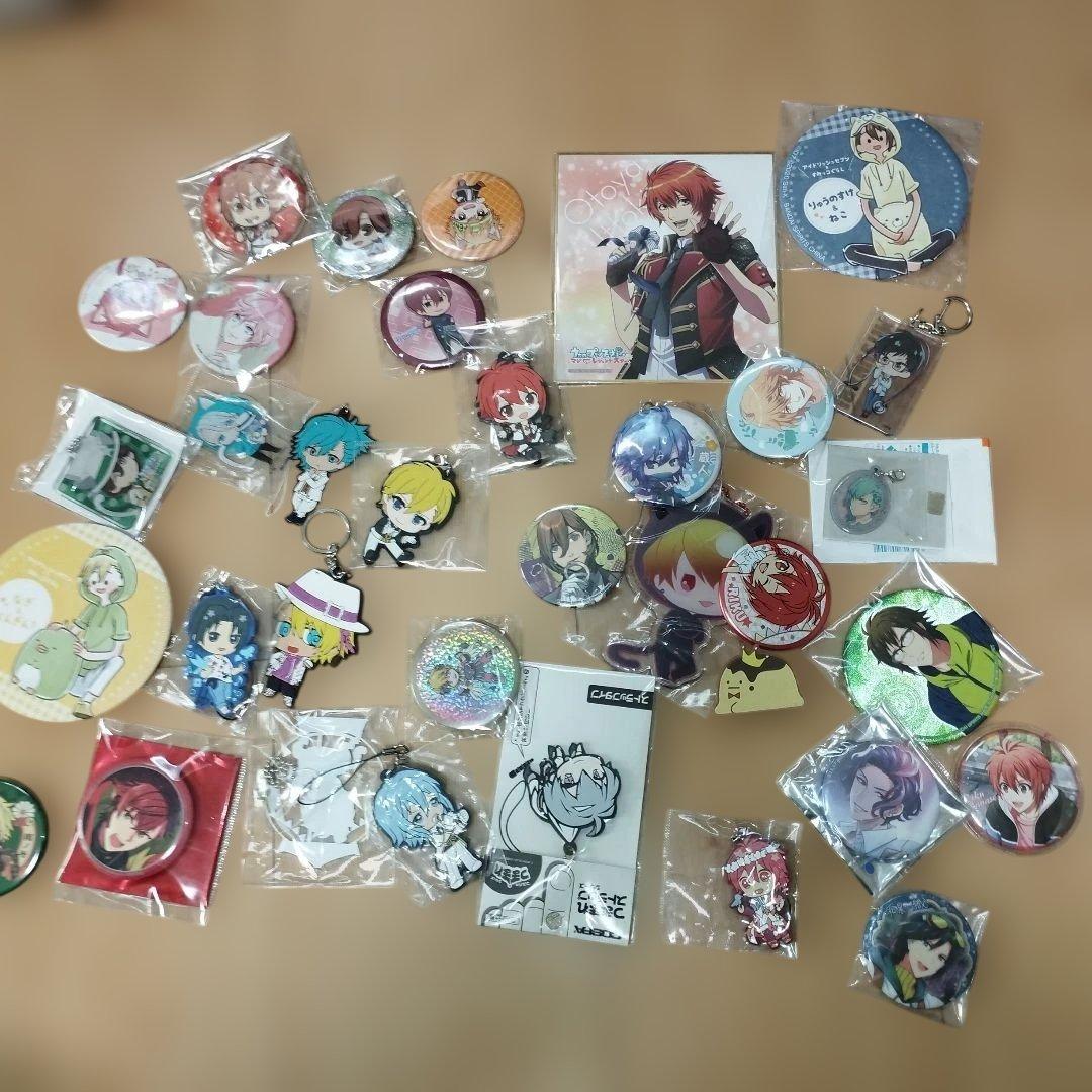 箱込6kg以上　約420点　ゲーム　キャラクターグッズ　まとめ売り　缶バッジ