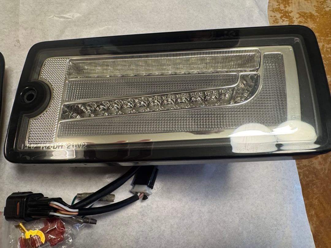 RIEZ(ライツ)流星ver2テールランプ　ハイゼットトラックSP500型後期