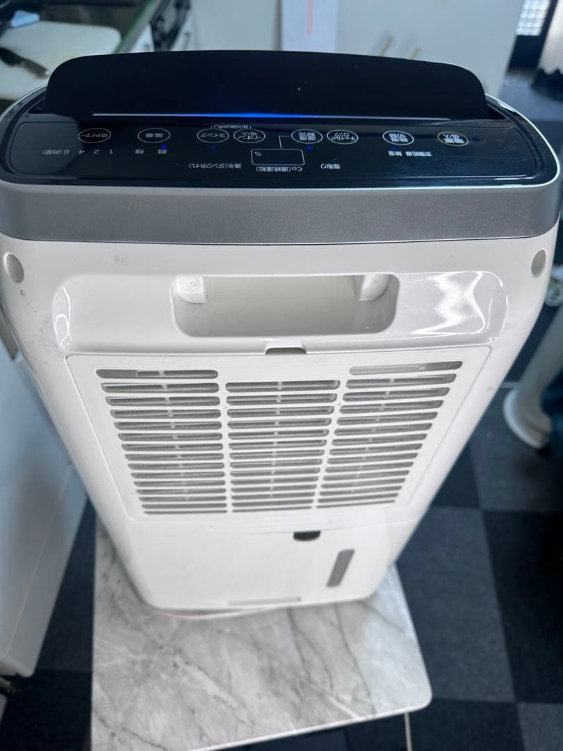 17】アイリスオーヤマ　衣類乾燥除湿機　IJC-H140