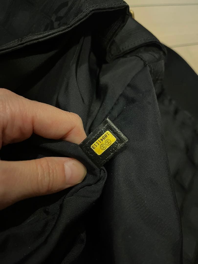 ほぼ未使用　CHANEL ニュートラベルライン　ショルダーバッグ　ブラック