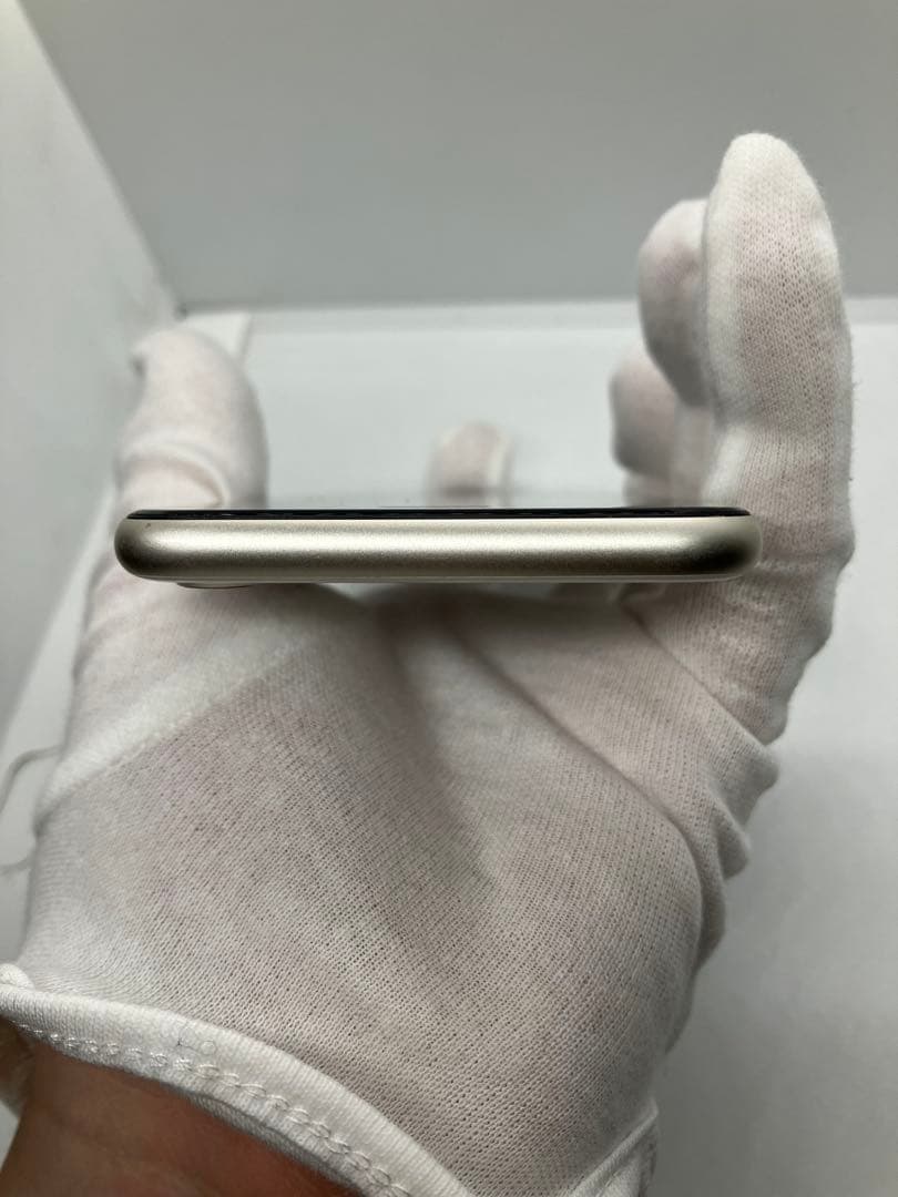 美品 iPhone SE3 64GB ホワイト バッテリー100% SIMフリー