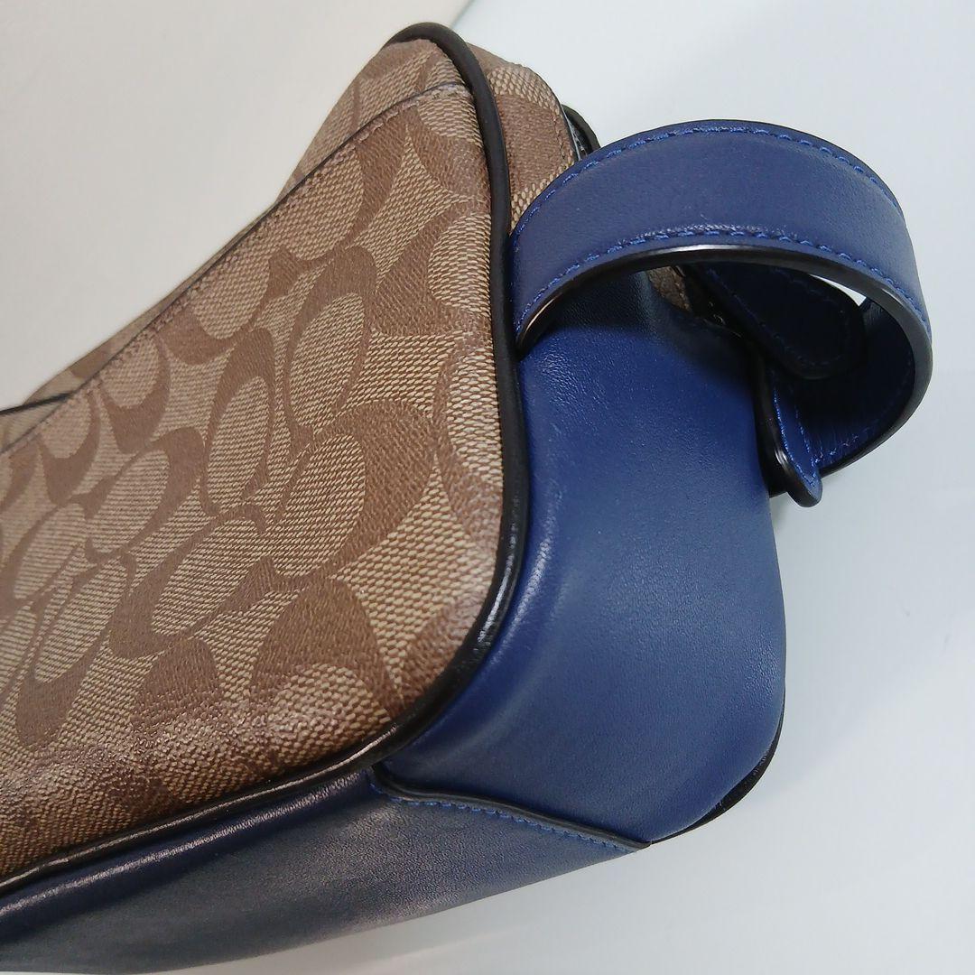 COACH ダブルジッパー バッグ　シグネチャー
