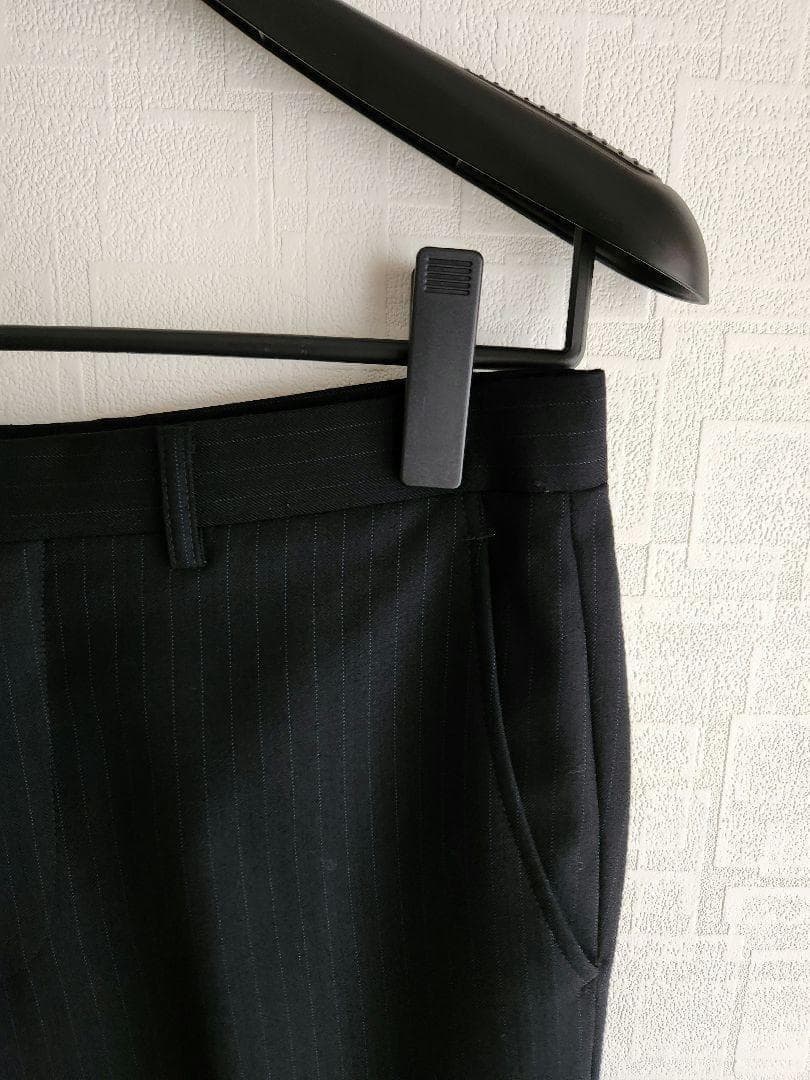 インアンドヤン　メンズ　スーツ　スリーピース　濃紺　ストライプ