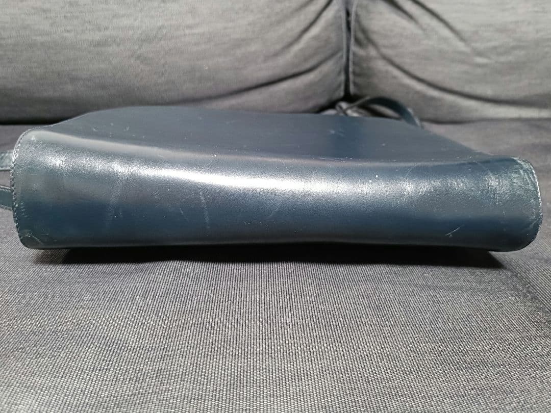 SalvatoreFerragamo ガンチーニ ショルダーバッグ レザー