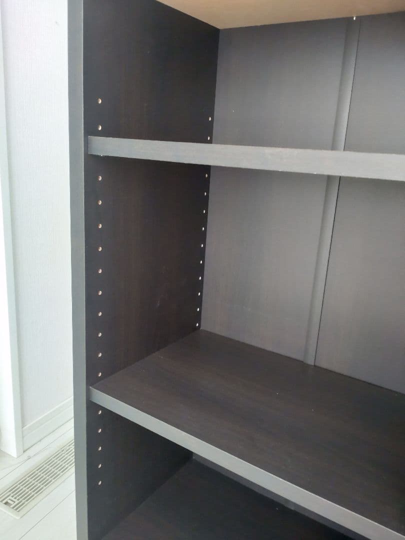 ダークブラウン 本棚 高さ調整可能あり　木製