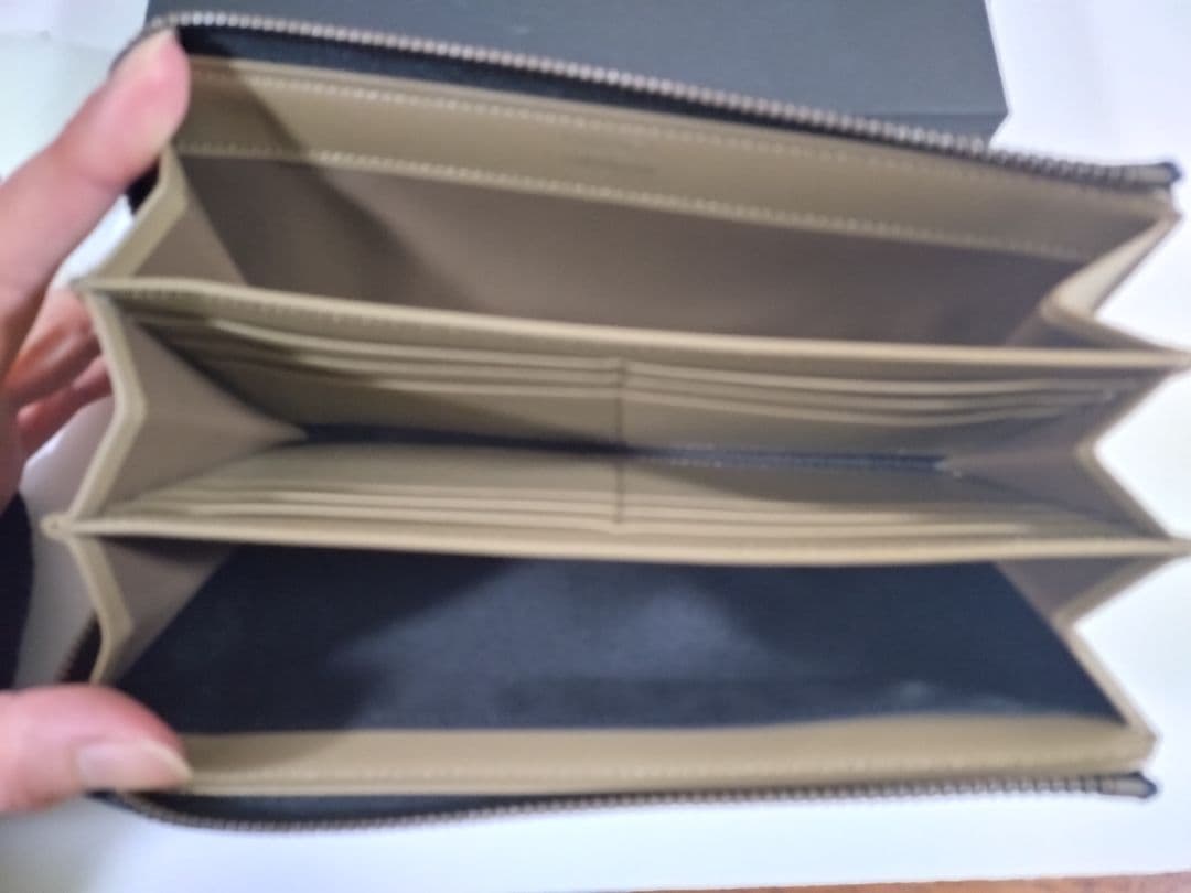 ヒロコハヤシ　CERTO（チェルト）ファスナー長財布