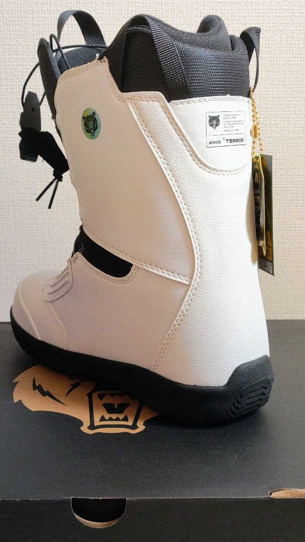 【新品】スノーボードブーツ23.5cm ホワイト