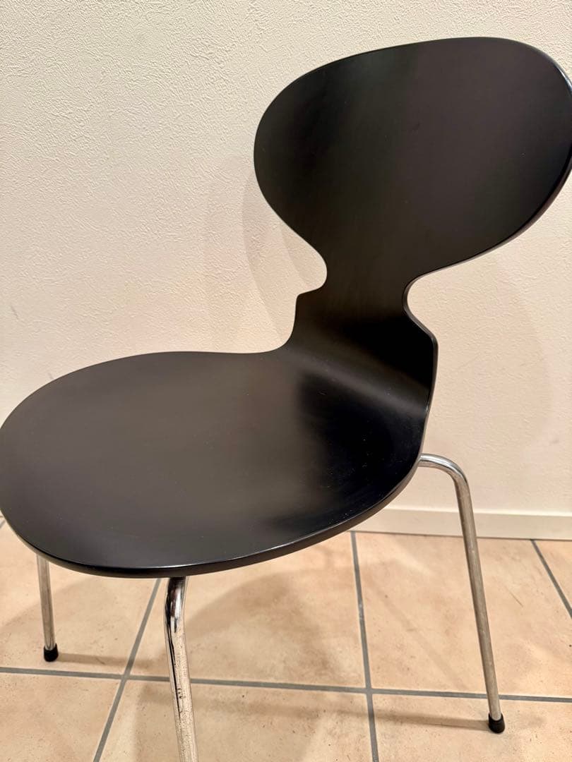 フリッツハンセン アントチェア ブラック 4本脚（2/3)