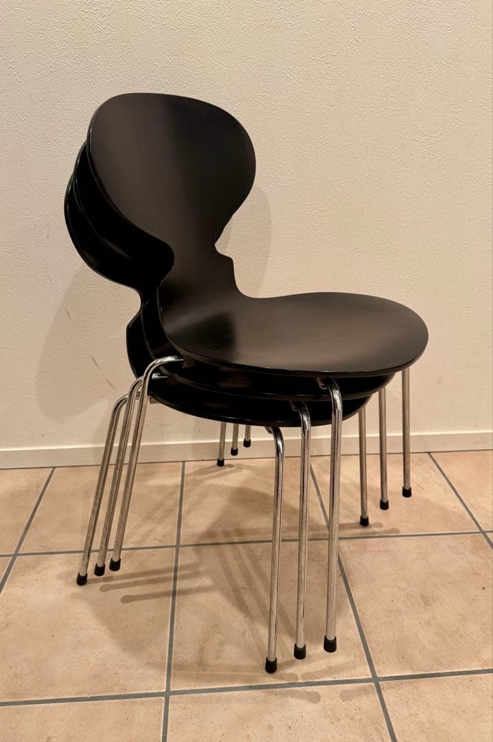 フリッツハンセン アントチェア ブラック 4本脚（2/3)