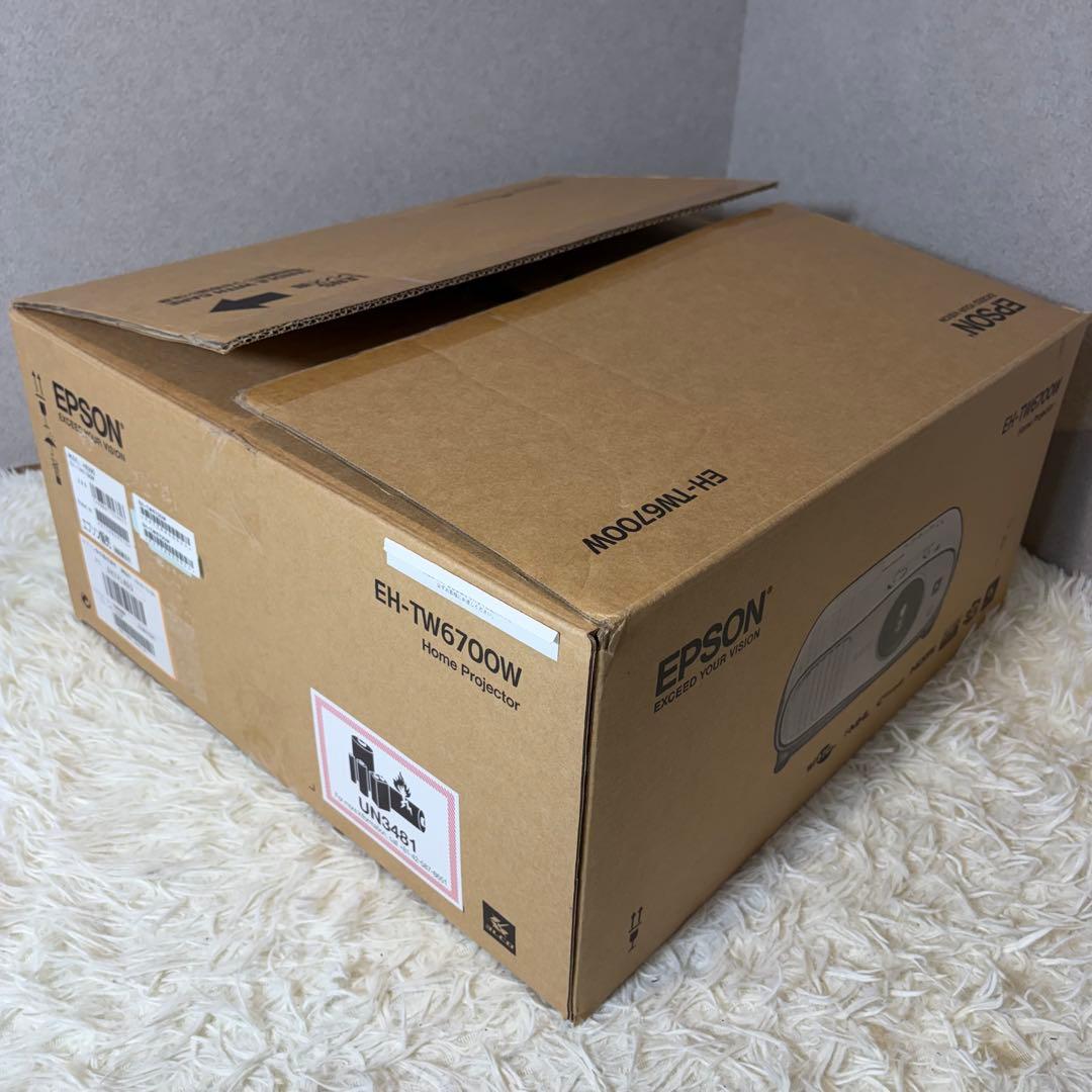 ほぼ未使用 EPSON プロジェクター EH-TW6700W ワイヤレスモデル