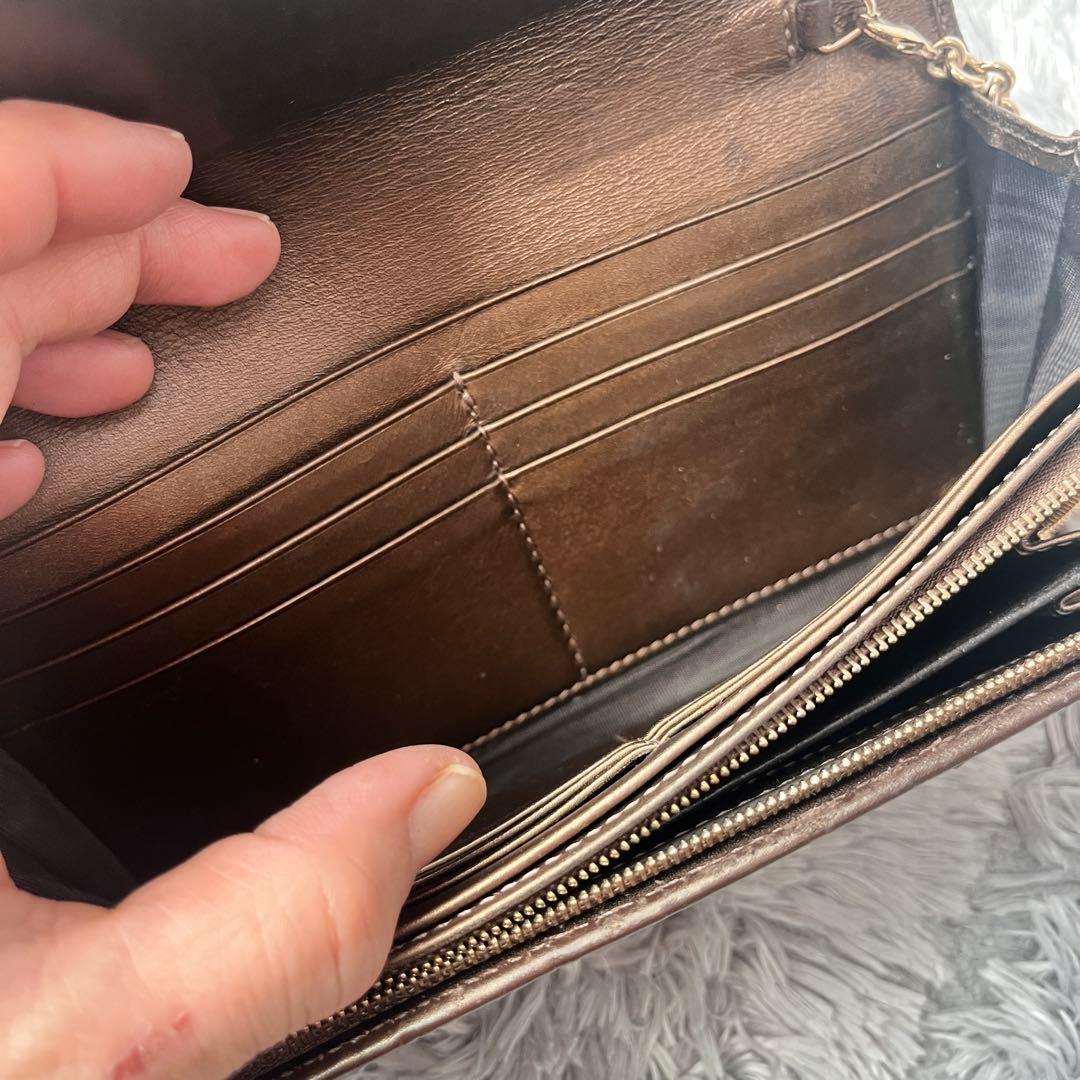 美品✨GUCCI チェーン　ウォレット　長財布　シマ　ロゴプレート　ブロンズ