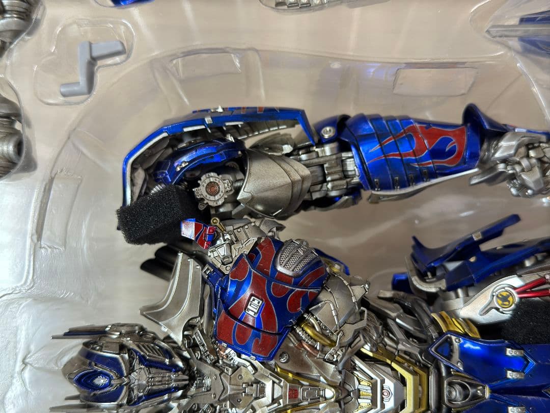 美品 DLX オプティマスプライム 最後の騎士王 threezero スリーゼロ