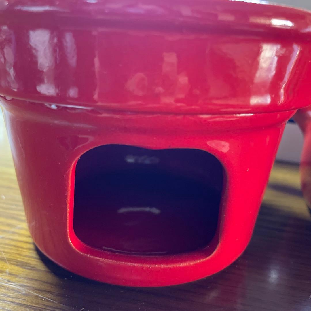 イタリア製「PIRAL（ピラル）」のフォンデュ鍋 落ち着いた赤色がとても可愛い