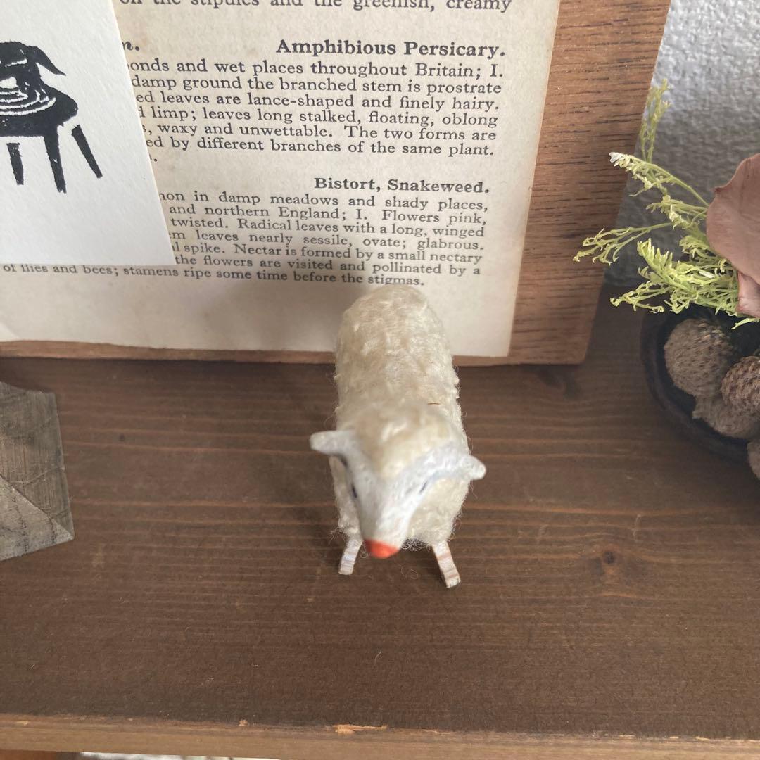 【希少】ドイツアンティーク　儚げな羊さん　B