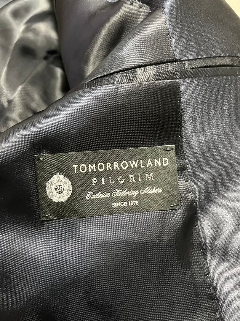 tomorrowland トゥモローランド　タキシード