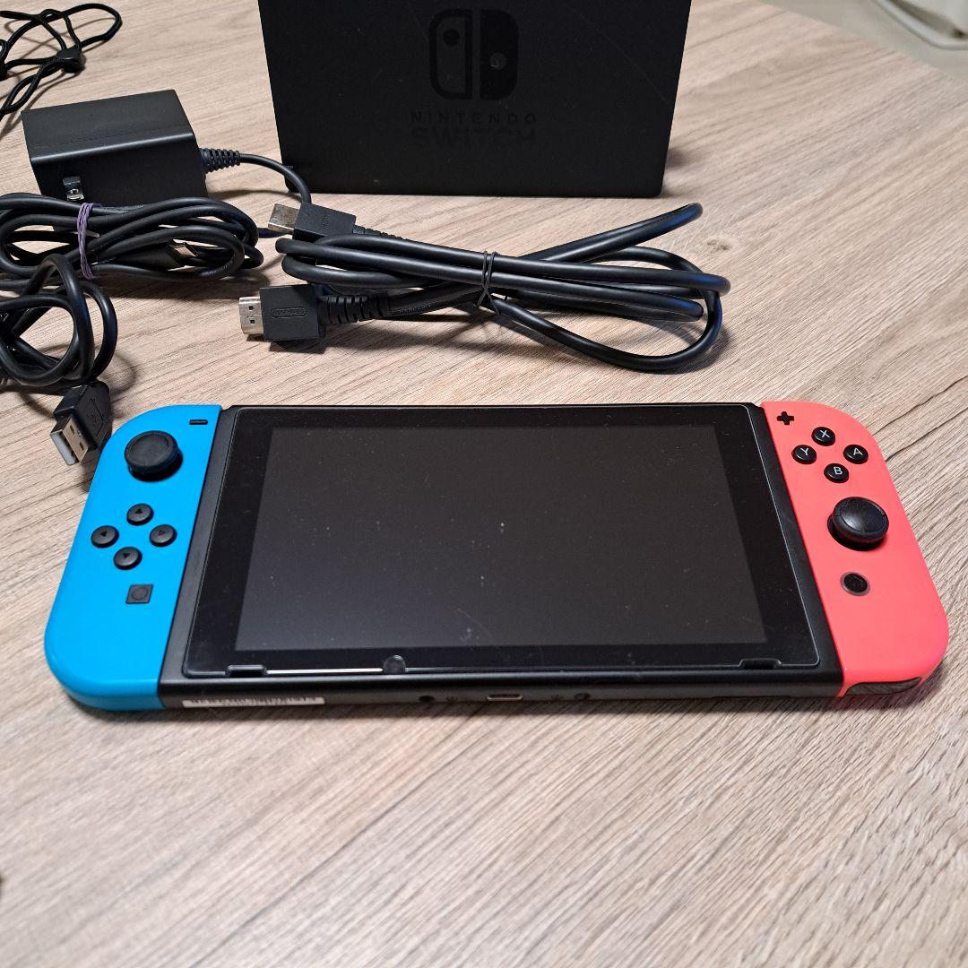 中古　Nintendo Switch　本体