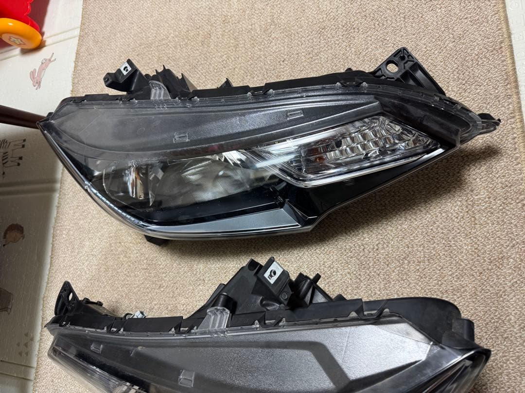 ホンダ フィット GP5 純正 ヘッドライト 左右セット（ハロゲン）