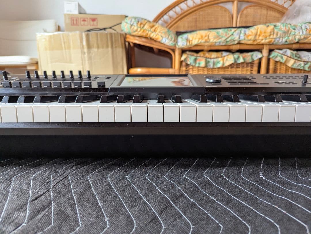 お買い得 美品 KORG KRONOS2-88 シンセサイザ