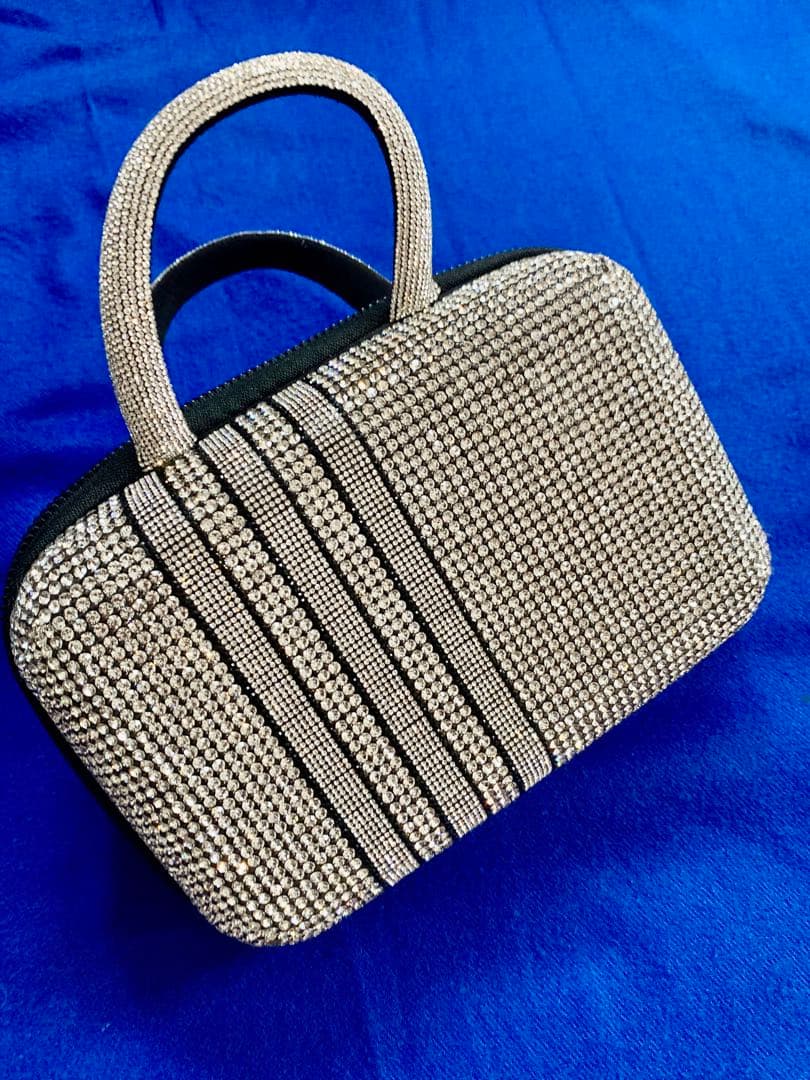 アディダス　adidas ラインストーンクラッチバッグ　完売品