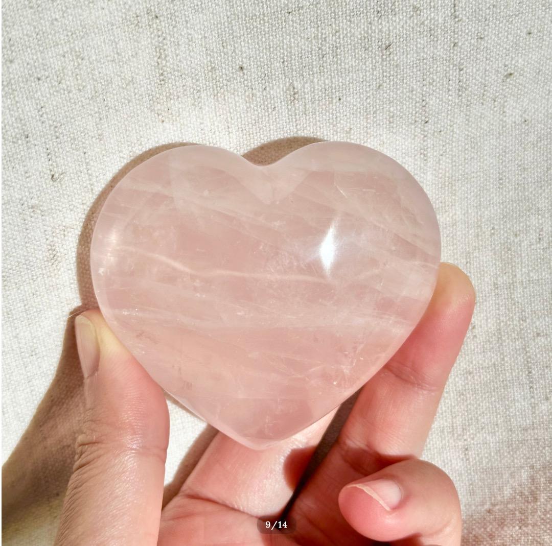 【ローズ クォーツ】　ハート シェイプ ④ スタンド付　ブラジル産