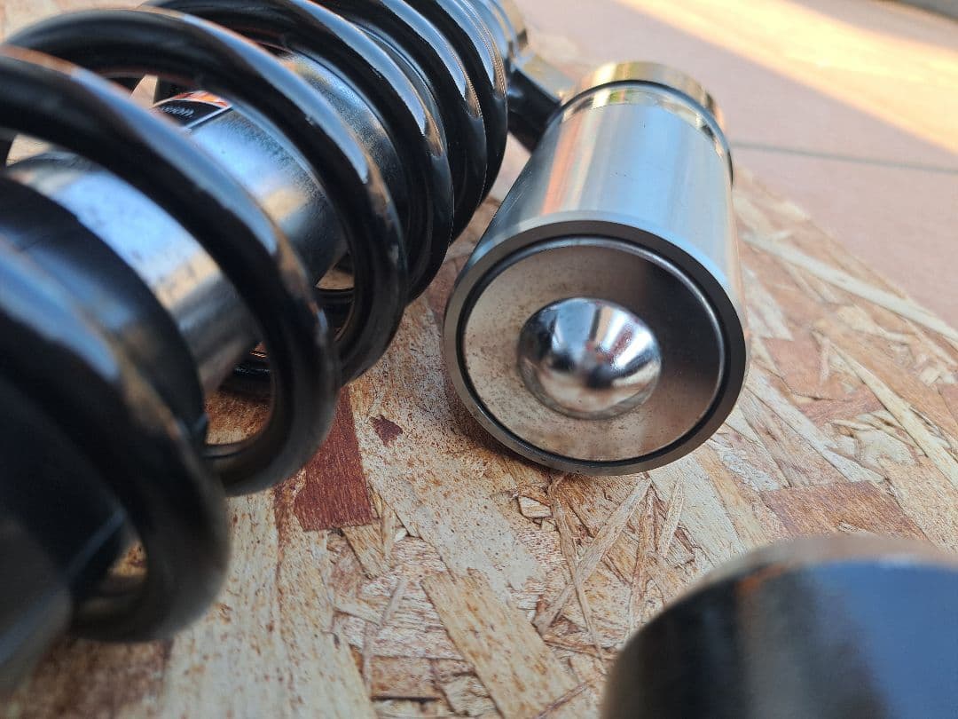 zrx1200daeg ブラックリミテッド　純正リアサスペンション