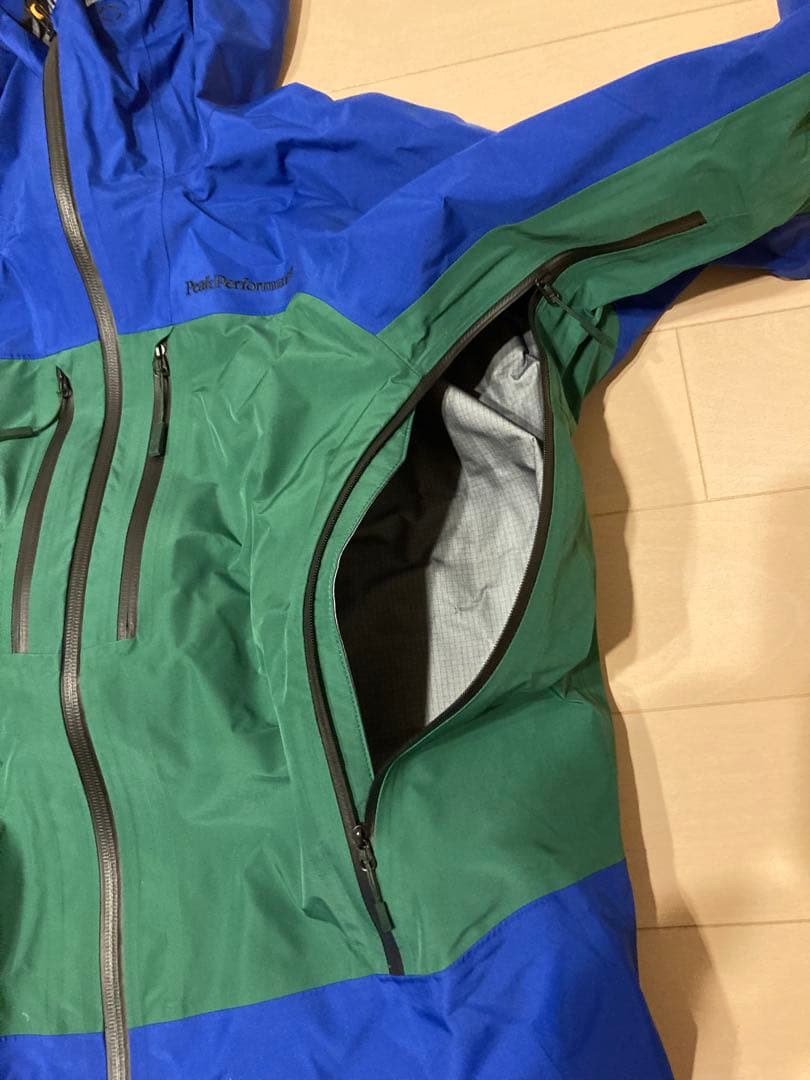 寒波対策SALE!! Peak performance ウェアセット