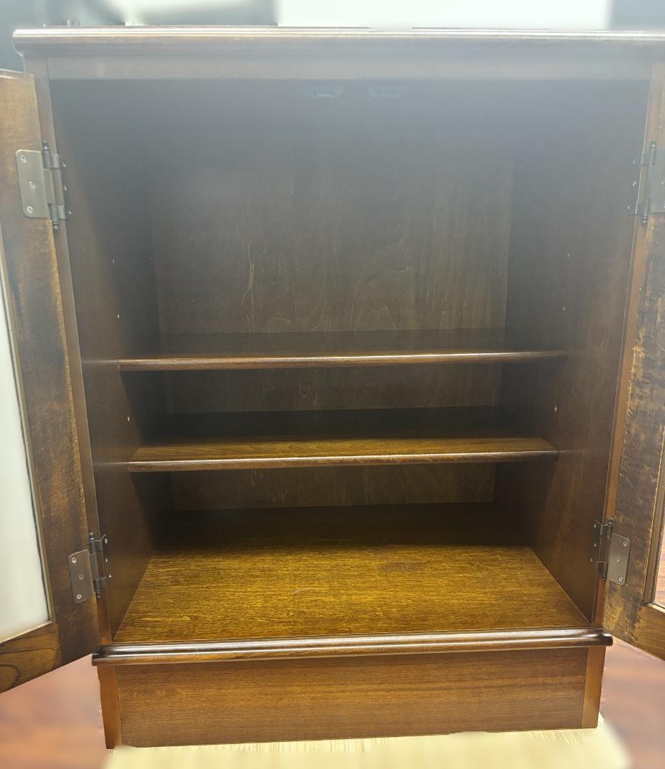 Karimoku カリモク コロニアル ガラスキャビネット