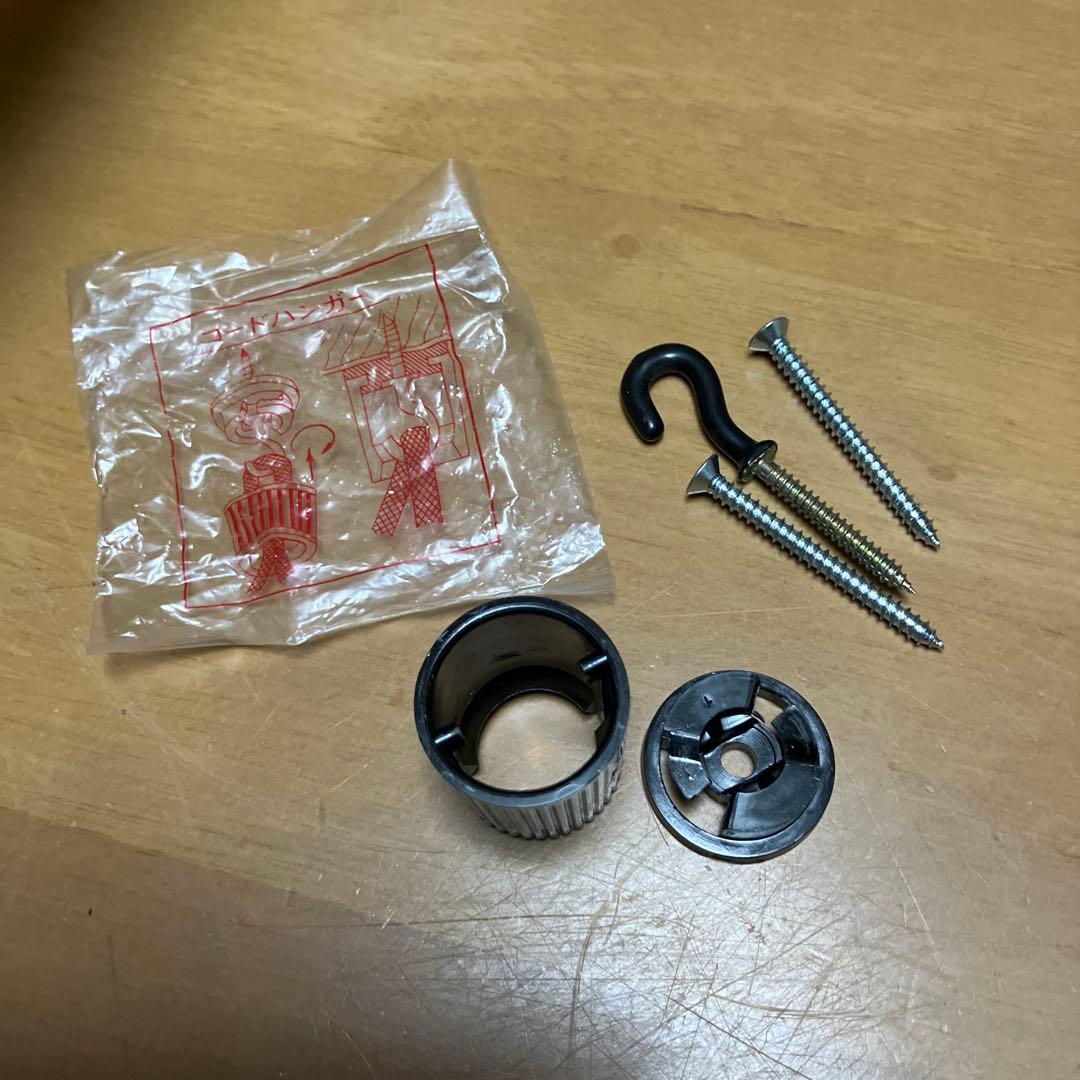 ステンドグラス風ペンダント照明（引掛シーリング式、取付具付き）