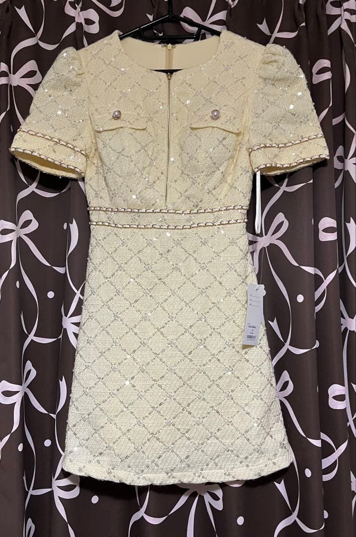 ジュエルズイエロービジュー付きドレス Sサイズ新品未使用タグ付き