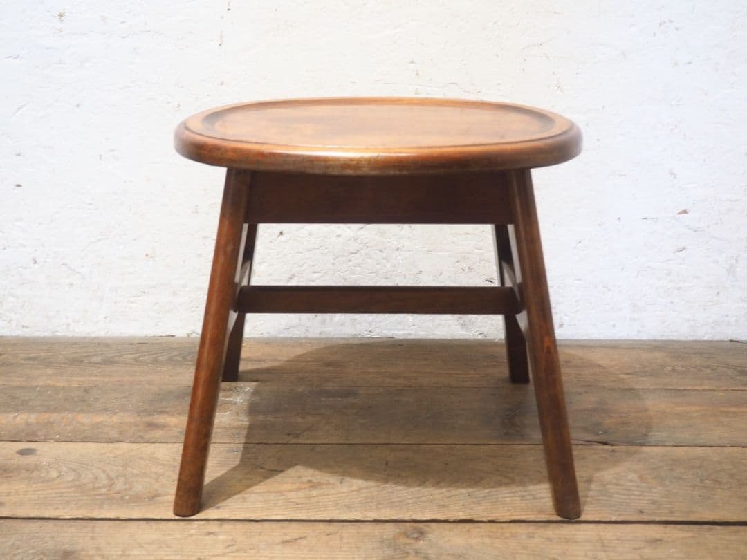 1219 レトロモダンなスツール　椅子　イス　チェア　花台　展示台　カフェ