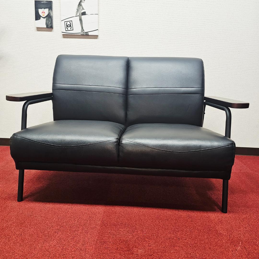 美しい黒いソファ 2人分