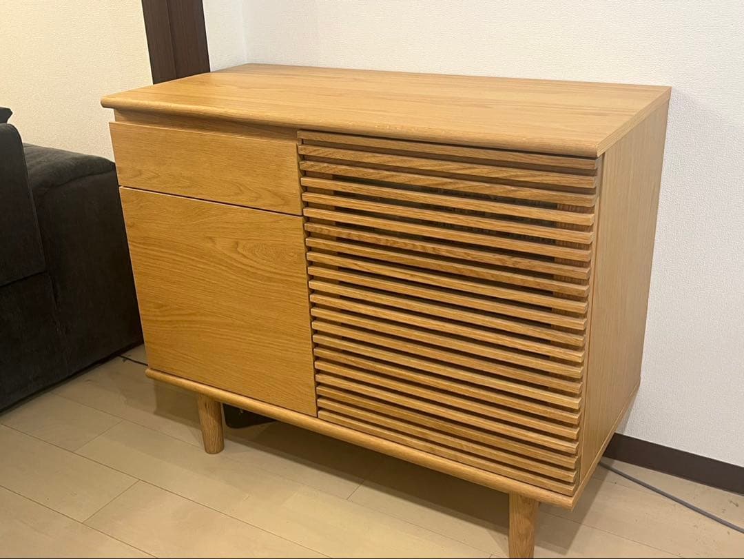 【unico】木製スリット扉収納キャビネット★送料込み！