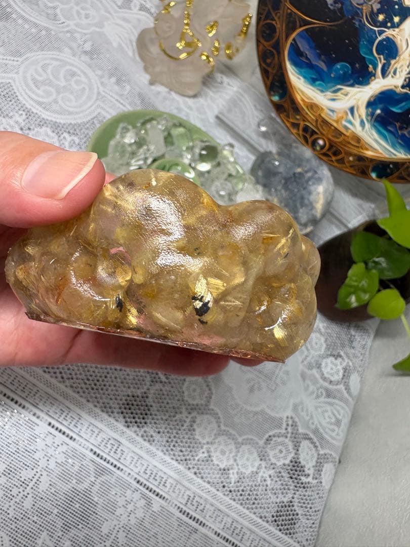 オルゴナイト 九尾の狐小物入れ ゴールドルチルクォーツ