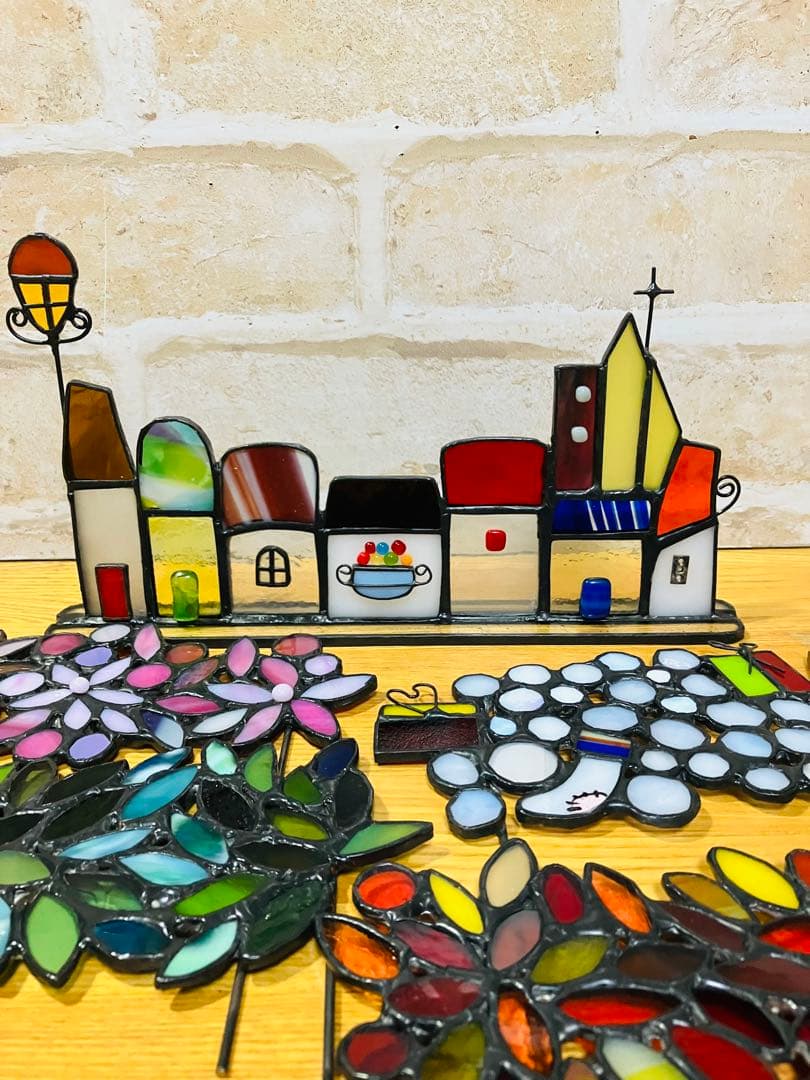 ステンドグラス　小さな街並みと四季の訪れ　計4件