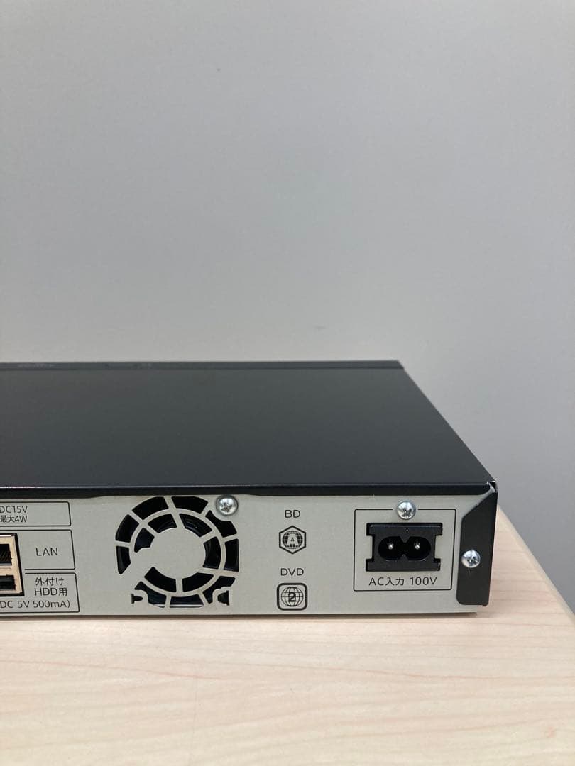 めっちゃ綺麗　リモコン新品　シャープ　AQUOS ブルーレイ　BD-NW520