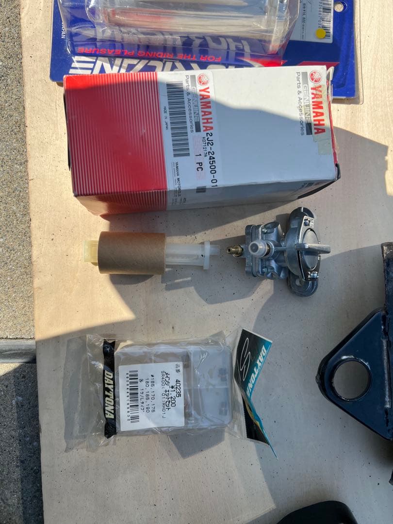 an10　送料込み！SR400用 限定サンバーストタンクとパーツ一式