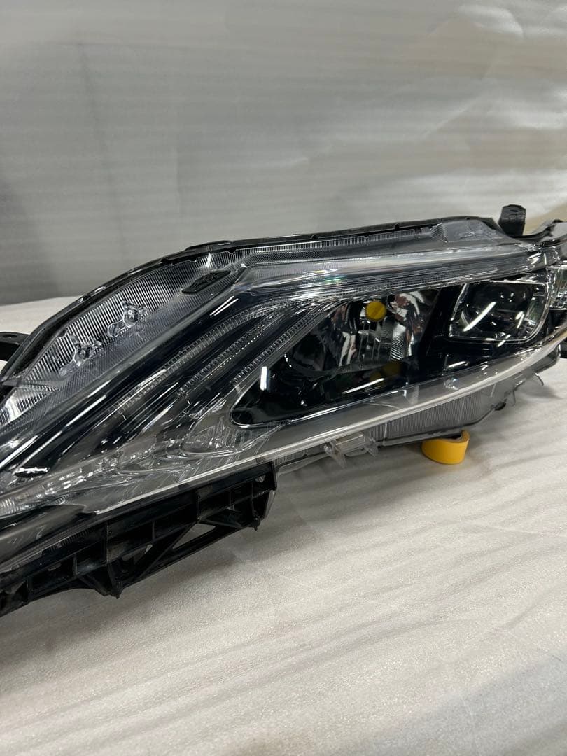 菊 ハリアー 60系 前期 左右ヘッドライト 純正 LED