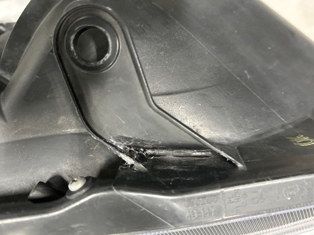 菊 ハリアー 60系 前期 左右ヘッドライト 純正 LED